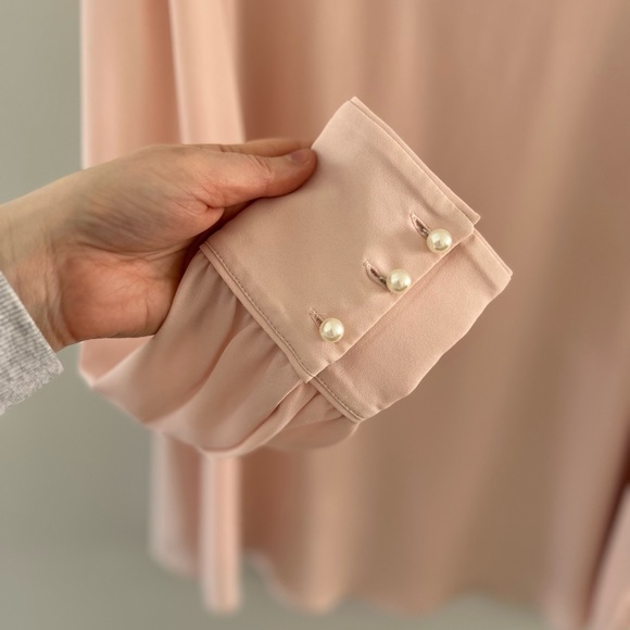 Pale pink long sleeve blouse with pearl buttons - Picture 2 of 2